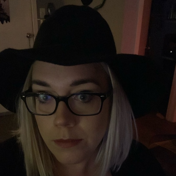 Meet your Posher, Kathryn - Picture 1 of 1